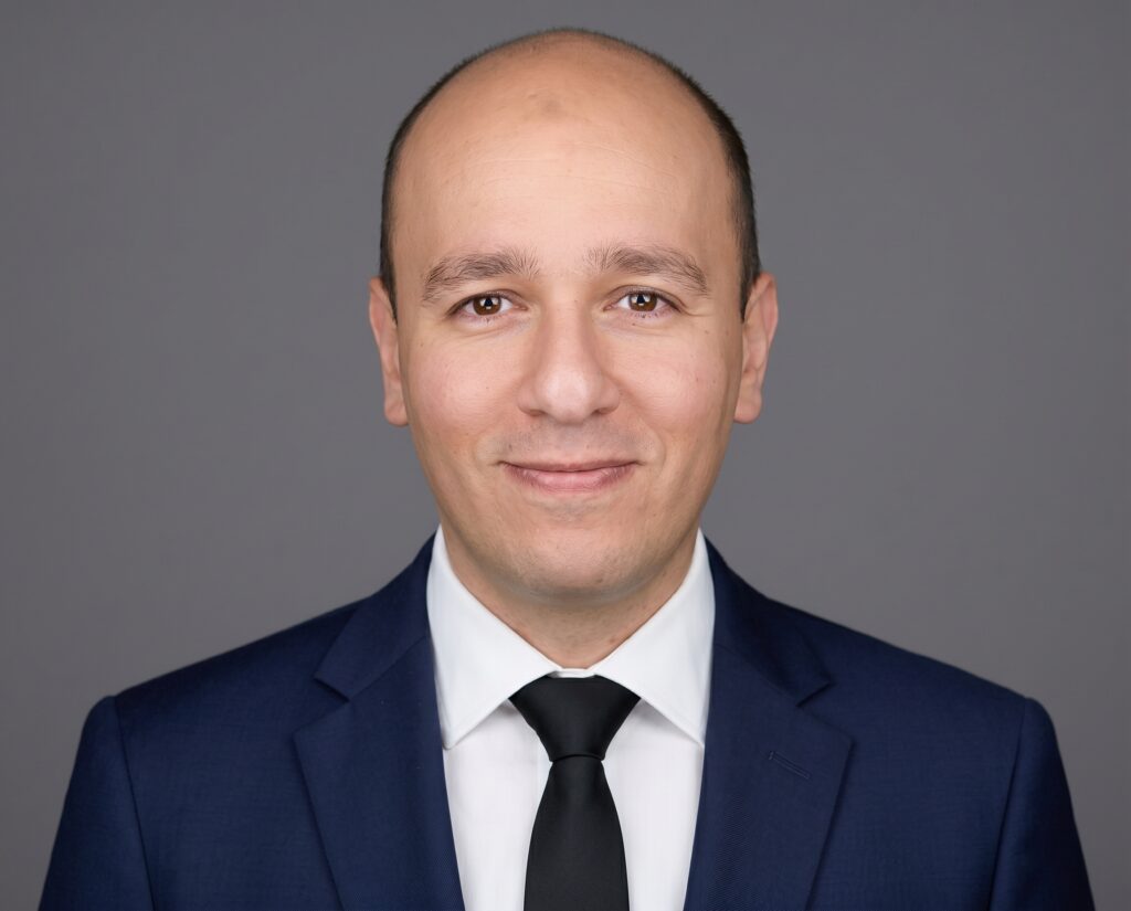 Canadian immigration consultant in Vancouver Dr. Mohammed Hakam